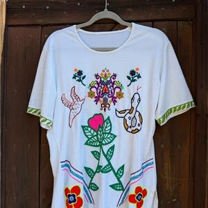 Colorful Embroidered Shipibo tshirt